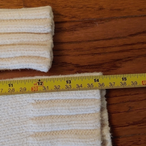 White V Neck Pullover Sweater No Tags See Photos for Measurements - Picture 3 of 4